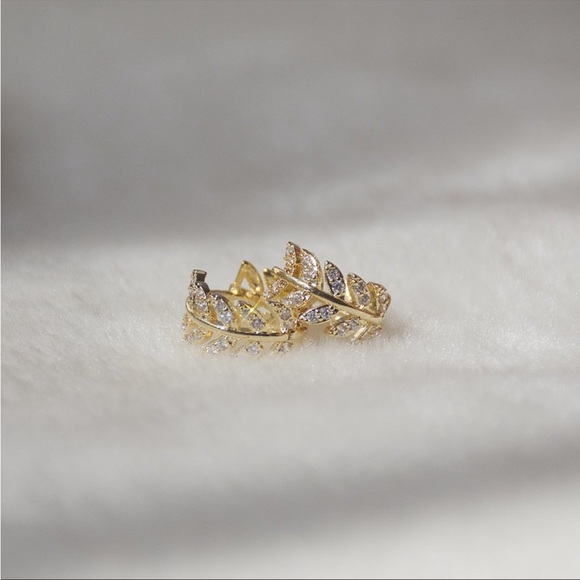 Delicate Fine Gold Plated Leaf Hoop Clips Earrings - Picture 6 of 9